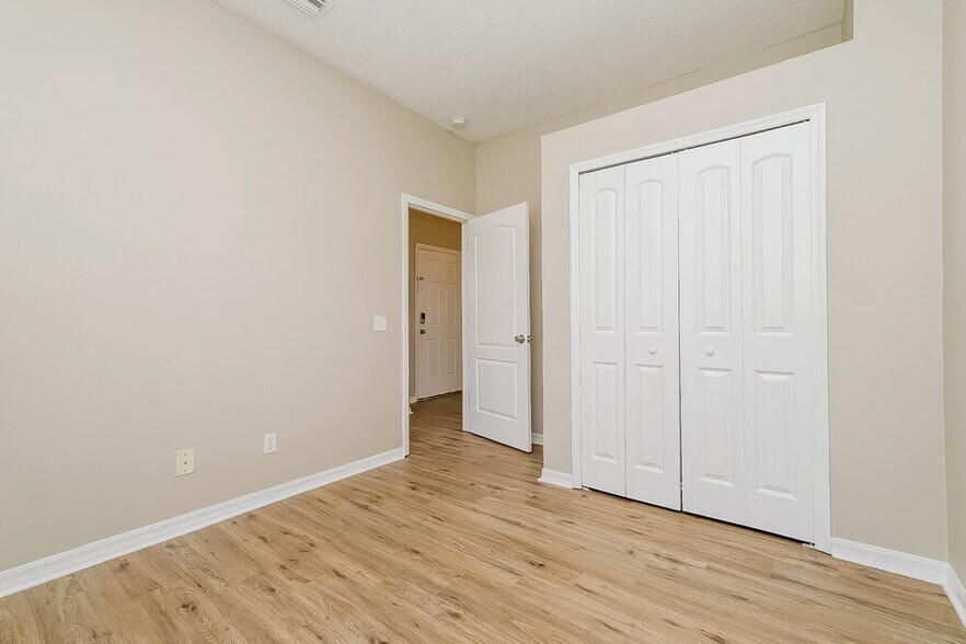 Building Photo - 18211 Hollyhills Way