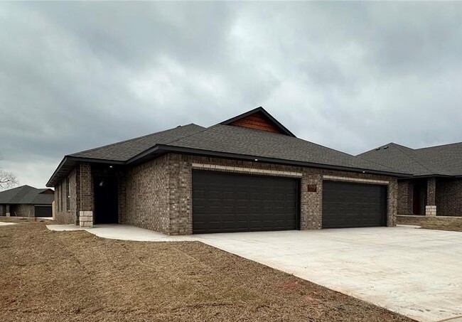 Primary Photo - 7620 Wildflower Way