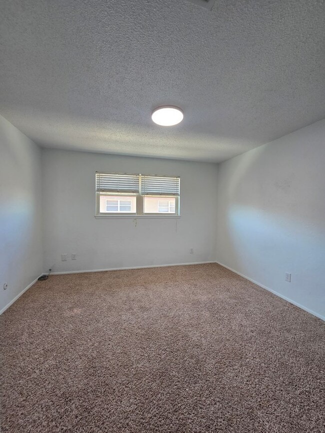 Building Photo - 3520 Adenmore C