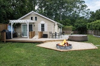 Building Photo - 435 Montauk Hwy