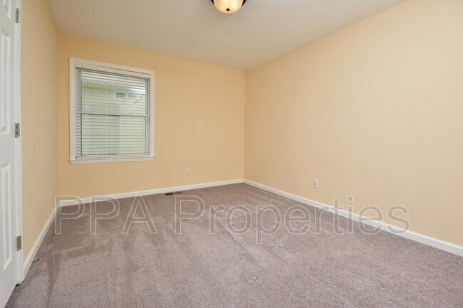 Building Photo - 2408 Francis St