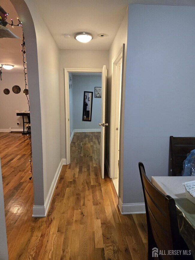 Building Photo - 1912 Montgomery St