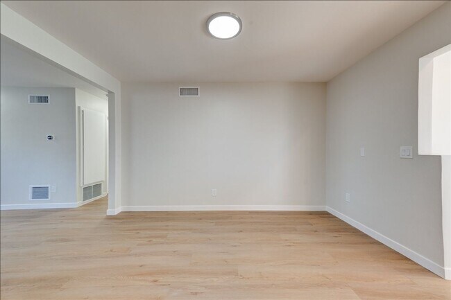 Building Photo - 11370 Travis Pl