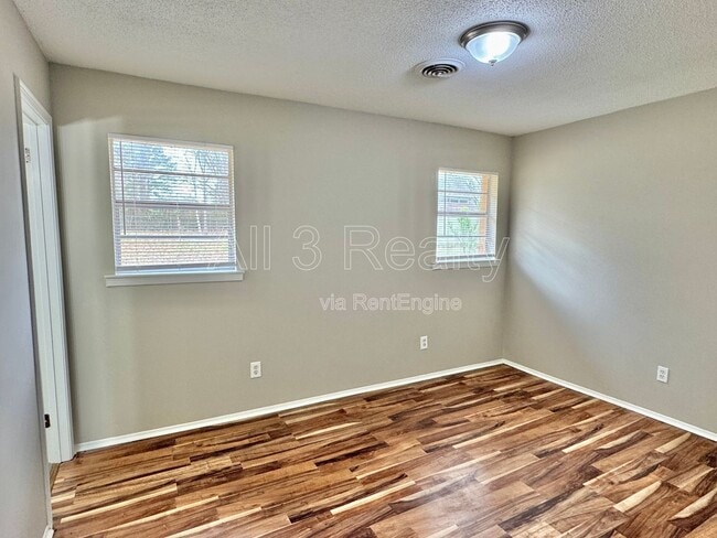 Building Photo - 523 Placid Dr