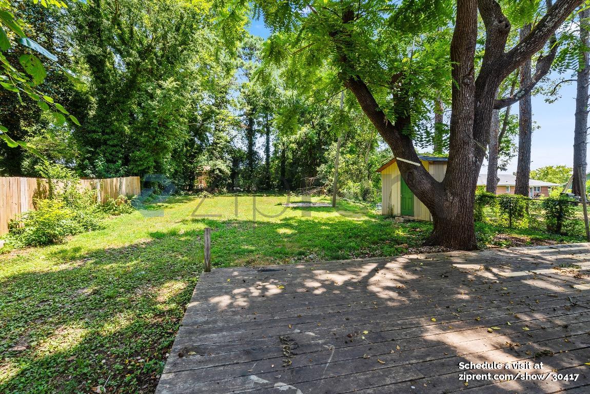 Building Photo - 1114 W Bank St