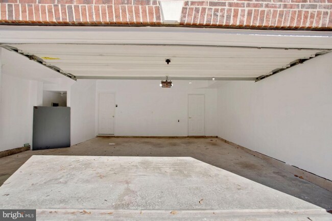 Building Photo - 43064 Shadow Terrace