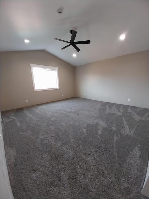 Building Photo - 330 Hazel Way