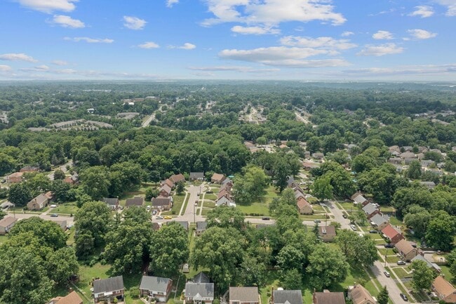 Building Photo - Delhi Township- Cute Single Family 4 bed, ...
