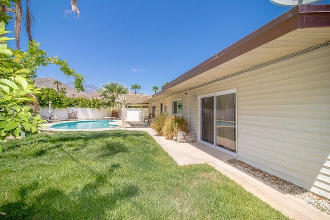 Building Photo - Spacious 2-Bedroom Home with Private Pool & Office In the Cove!