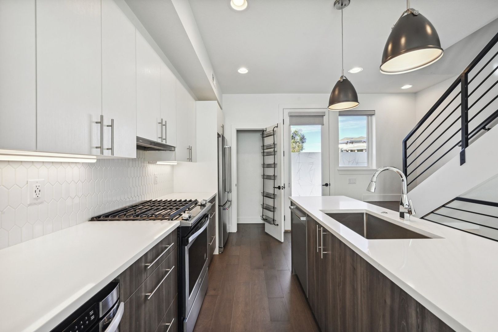 Building Photo - 2836 W 25th Ave