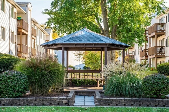 Building Photo - 5685 Coach Dr E