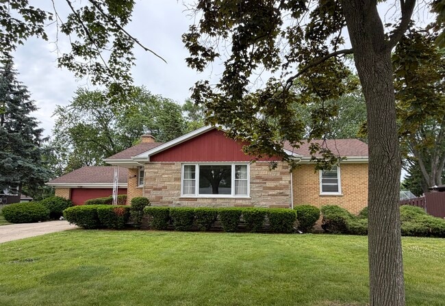 Building Photo - 533 Ridge Ave