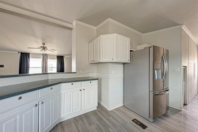 Building Photo - 120 Silver Peak Dr