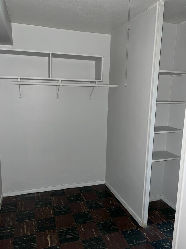 Building Photo - 0 bedroom in Chicago IL 60626