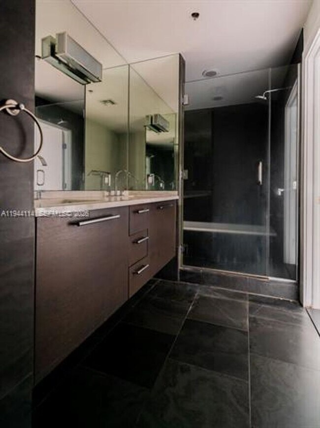 Building Photo - 900 Biscayne Blvd