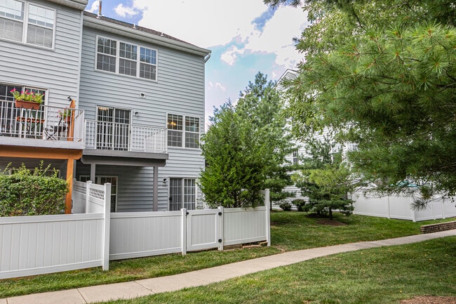 Building Photo - 212 William Livingston Ct