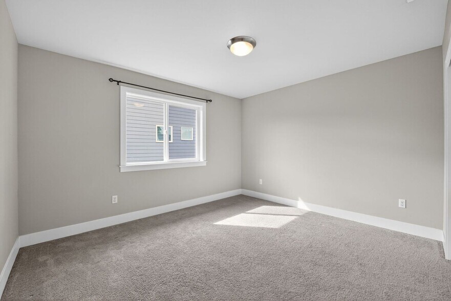 Building Photo - 14210 57th Ave E