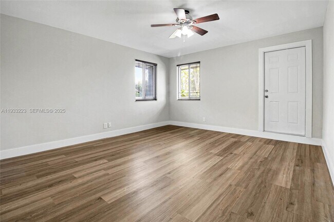 Building Photo - 1211 N Andrews Ave