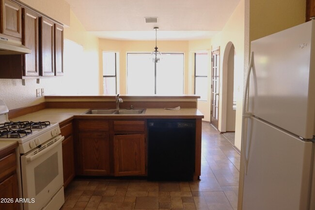 Building Photo - 3125 S Nichols Dr