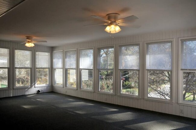 Building Photo - 1278 Fairhill Ln NE