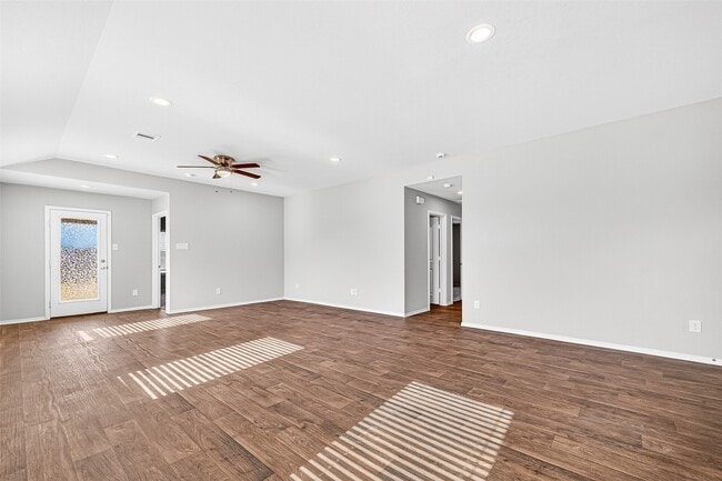 Building Photo - 21414 Hartford Hollow Ln