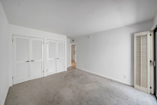 Building Photo - 4424 Coldwater Canyon Ave