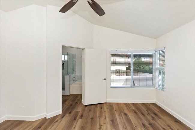 Building Photo - A move-in-ready family home in Riverside’s sought-after Orangecrest neighborhood