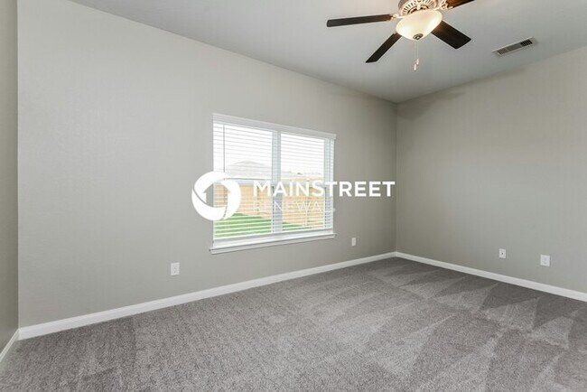 Building Photo - 5 Bedroom Pet-Friendly Home in Magnolia, TX with Main Street Renewal