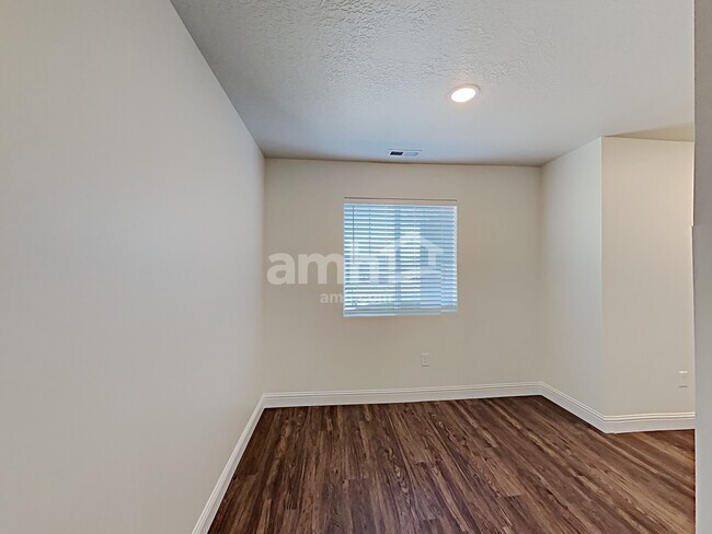 Building Photo - 1378 White St