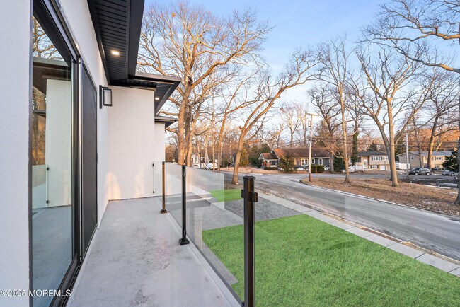 Building Photo - 459 Harnell Ave