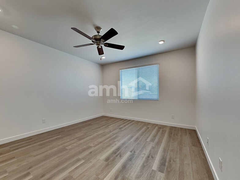 Building Photo - 20177 W Thomas Rd