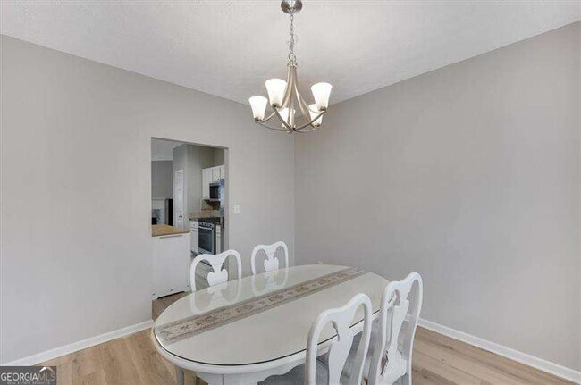 Building Photo - 940 Tree Creek Blvd