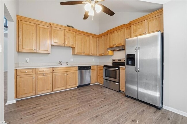 Building Photo - 1329 Thamesford Dr