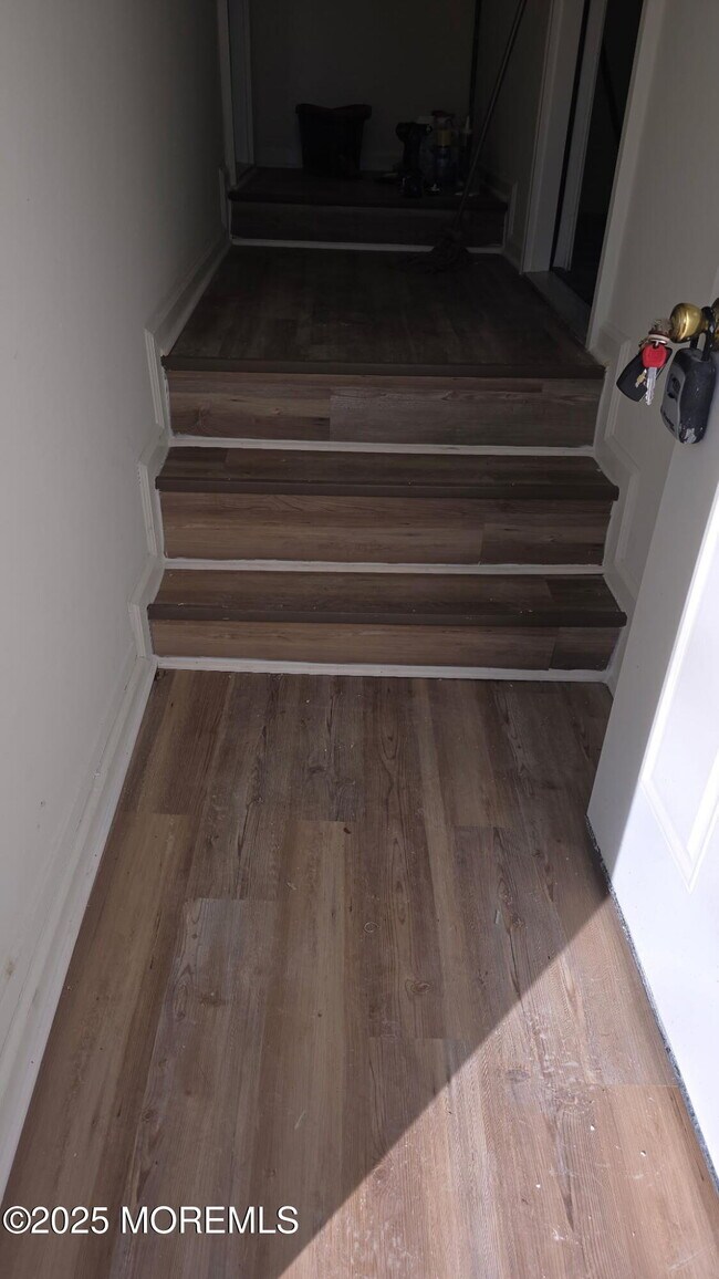 Building Photo - 513 Prospect Ave