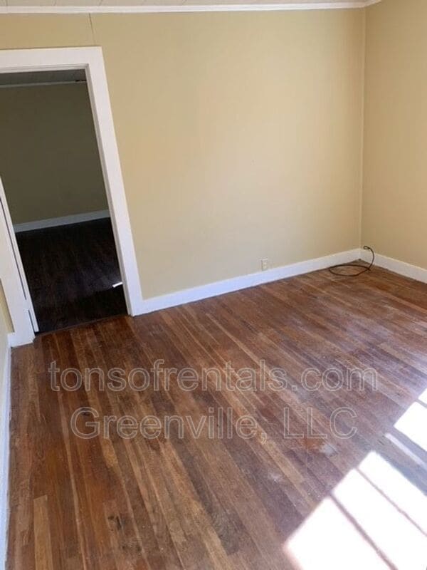 Building Photo - 205 Curry St