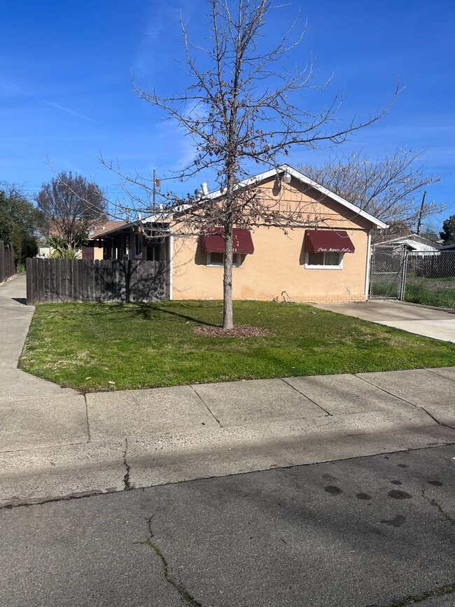 Primary Photo - NICE APARTMENT IN SACRAMENTO CLOSE TO SAC ...