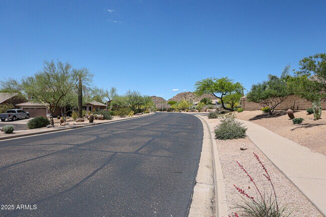 Building Photo - 2318 N Boulder Mountain