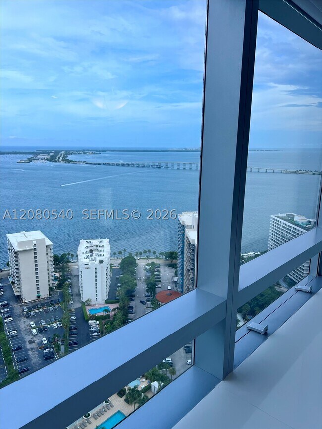 Building Photo - 1435 Brickell Ave