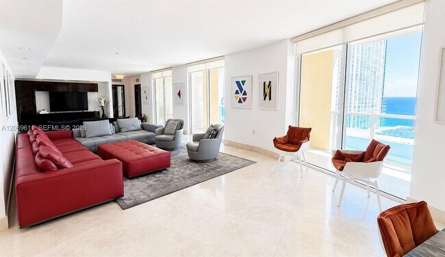 Building Photo - 150 Sunny Isles Blvd
