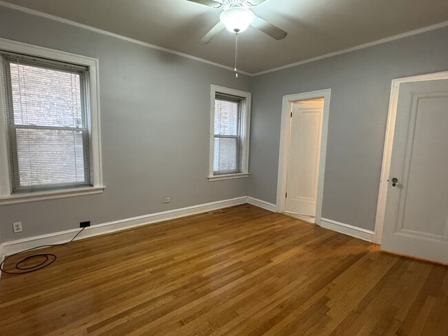 Building Photo - 4907 N Washtenaw Ave