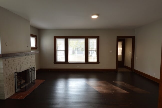 Building Photo - 1533 Spring Garden Ave