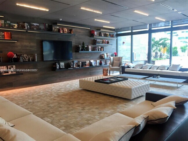 Building Photo - 1080 Brickell Ave