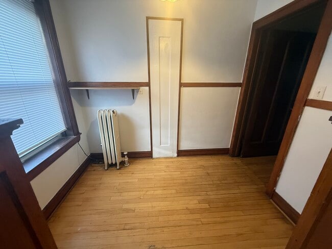 Building Photo - 3150 N Linder Ave