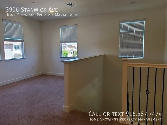 Building Photo - 3906 Stanwick Ave