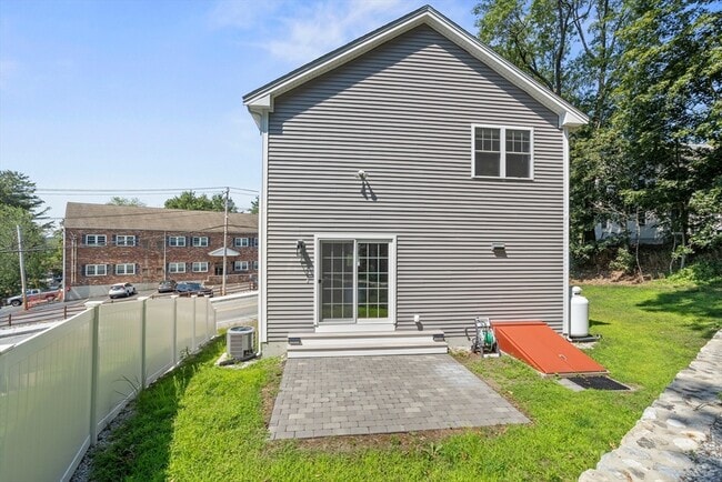 Building Photo - 514 Middlesex Turnpike