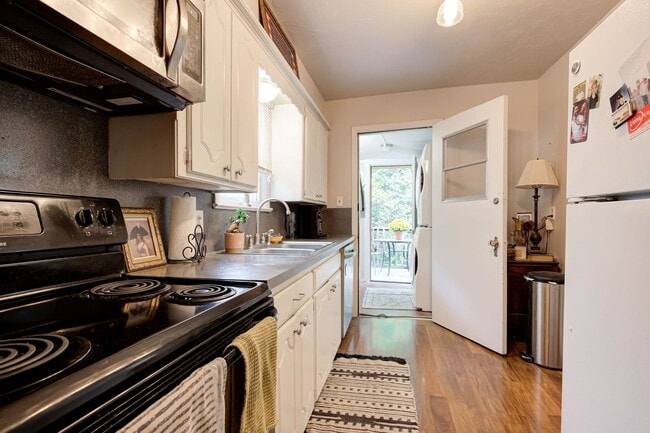 Building Photo - Updated 2 Bed 1 Bath in NW OKC