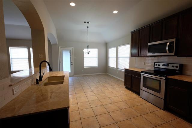 Building Photo - 3102 W Charles Ct