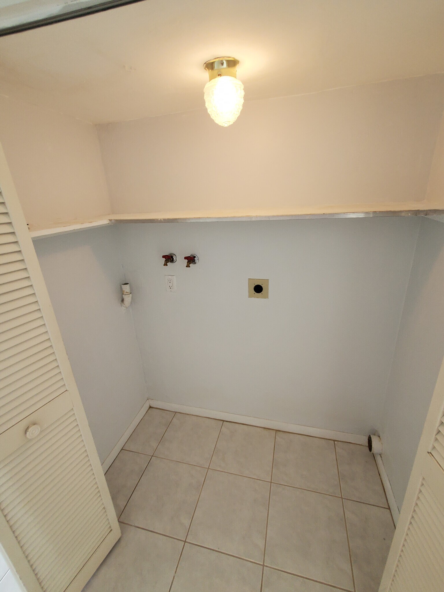 Building Photo - 3652 SW 60th Ter