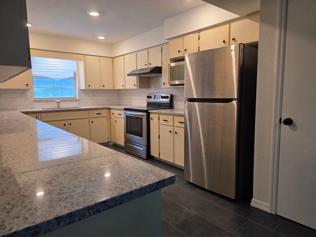 Building Photo - 5611 6th St