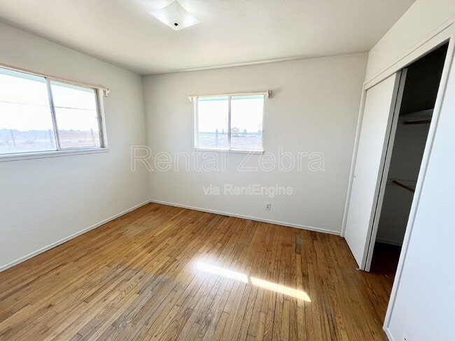 Building Photo - 12640 Le Grand Rd